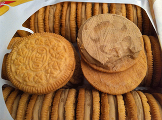 Illustration for article titled Pumpkin Spice Oreos: The Snacktaku Review